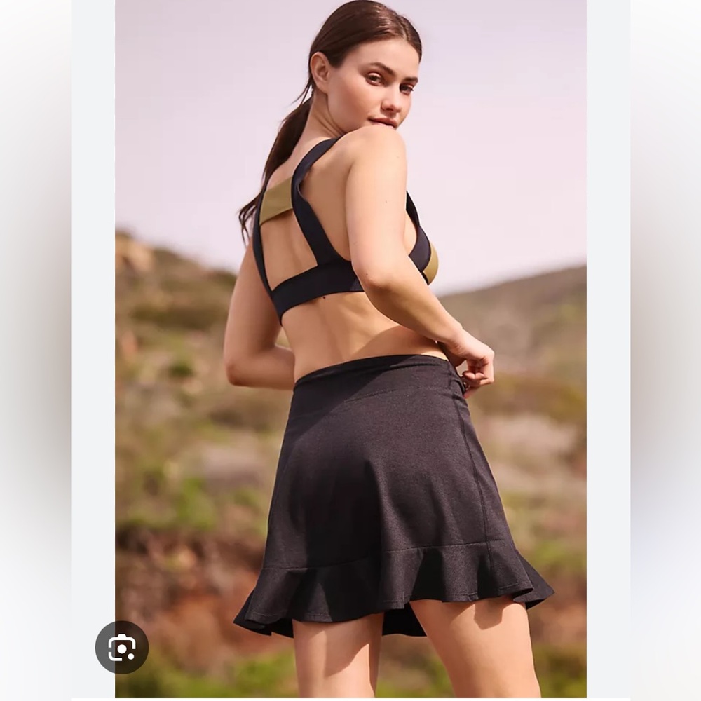 Beyond Yoga Black Dare to Flare Skort